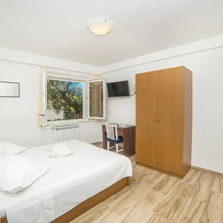 Milica - One Bedroom With Sea View Daire Brela